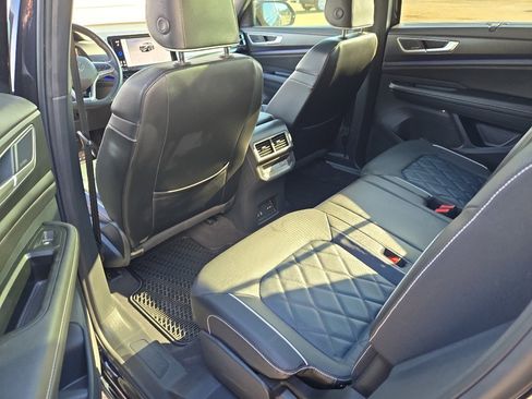 Used 2024 Volkswagen Atlas Cross Sport SEL Premium R-Line image 12