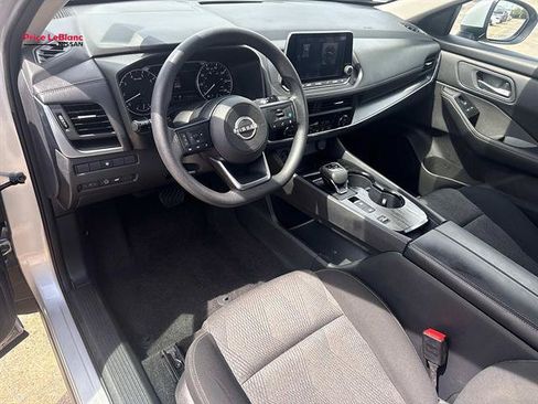 Used 2024 Nissan Rogue SV FWD image 17