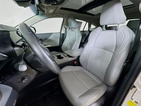 Used 2024 Toyota Venza Limited image 10