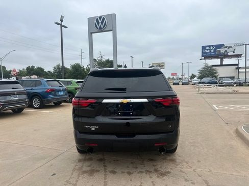 Used 2023 Chevrolet Traverse LT FWD image 6