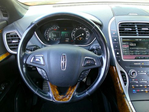 Used 2016 Lincoln MKX Reserve w/ Cargo Utility Package image 30