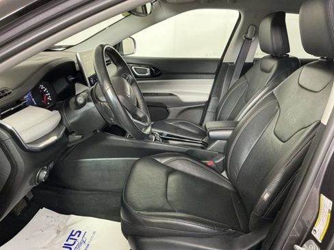 Used 2022 Jeep Compass Limited AWD/4WD image 14