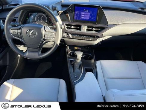 Used 2023 Lexus UX 250h FWD image 18