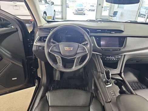 Used 2018 Cadillac XT5 Luxury w/ Driver Awareness Package image 21