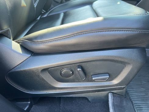 Used 2023 Ford Explorer XLT w/ Equipment Group 202A image 12