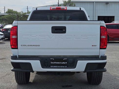 Used 2022 Chevrolet Colorado LT w/ LT Convenience Package image 6