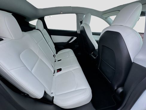 Used 2021 Tesla Model Y Performance image 19