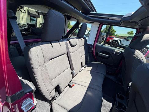 Used 2021 Jeep Wrangler Unlimited Sport AWD/4WD image 40