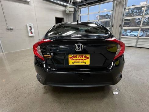 Used 2018 Honda Civic EX-T image 4
