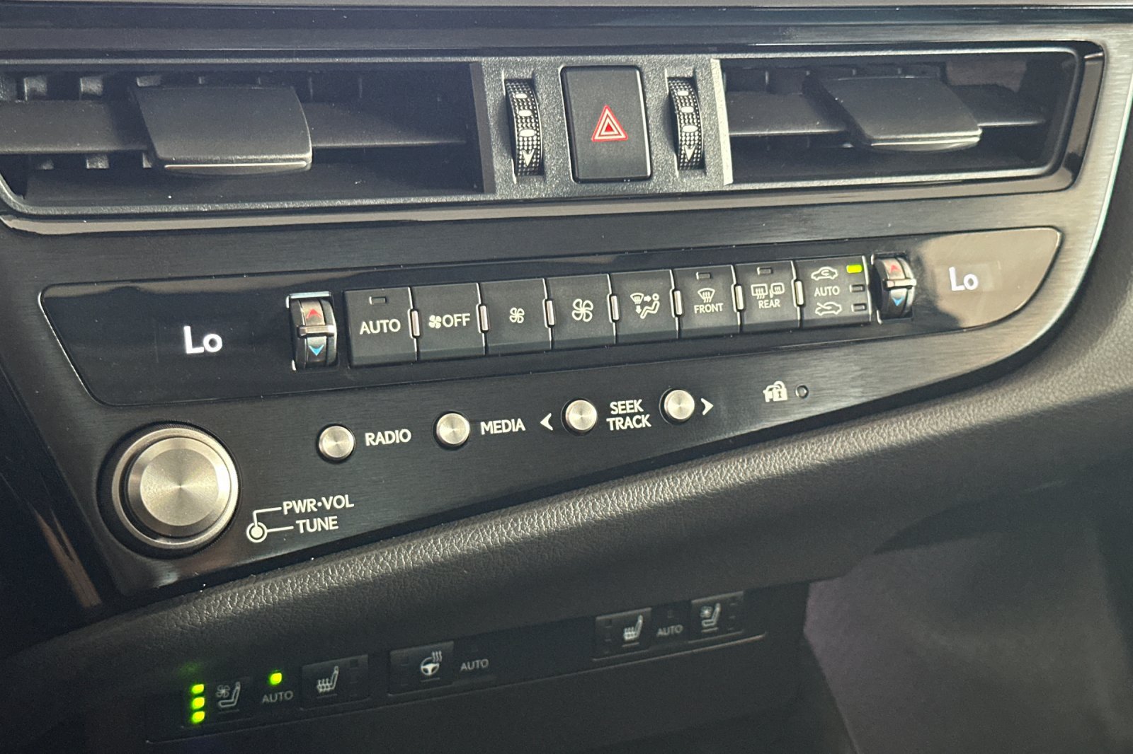 Certified 2024 Lexus ES 350 w/ Premium Package FWD image 16