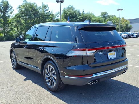 Used 2026 Lincoln Aviator AWD image 4