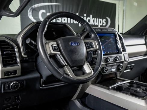 Used 2022 Ford F250 Lariat w/ Black Appearance Package image 15