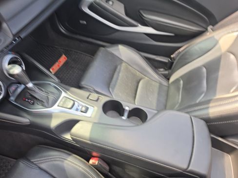Used 2020 Chevrolet Camaro SS RWD image 24
