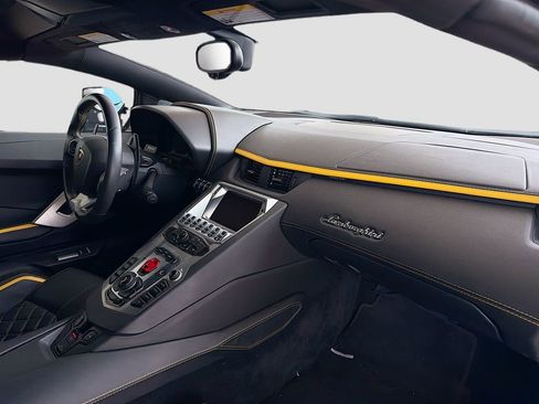 Used 2018 Lamborghini Aventador S image 14
