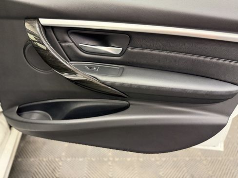 Used 2018 BMW 330i xDrive Wagon AWD/4WD image 24