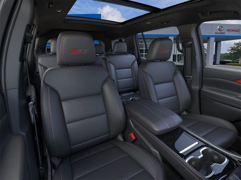 New 2026 Chevrolet Traverse Z71 w/ Driver Confidence Package image 16