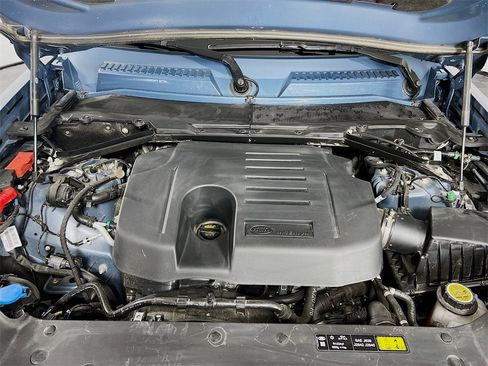 Used 2024 Land Rover Defender 110 S image 32