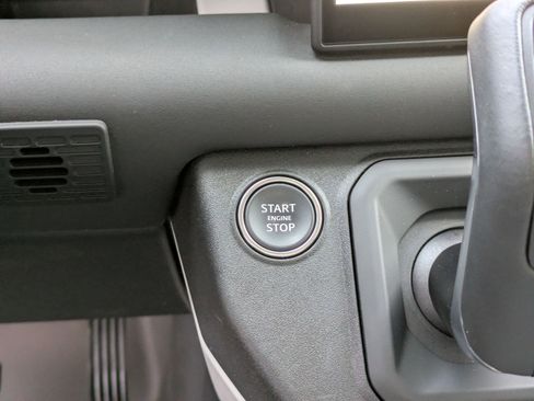 Used 2025 Land Rover Defender 110 S image 21