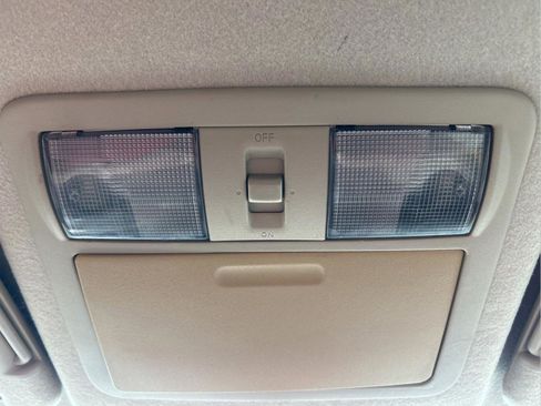 Used 2010 Nissan Frontier SE RWD image 30