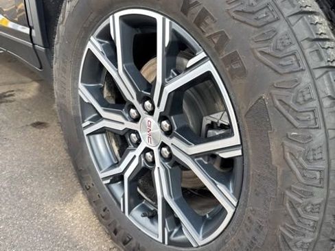Certified 2024 GMC Acadia AT4 w/ Super Cruise Package AWD/4WD image 6