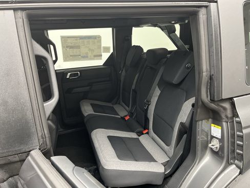 New 2025 Ford Bronco 4-Door image 9