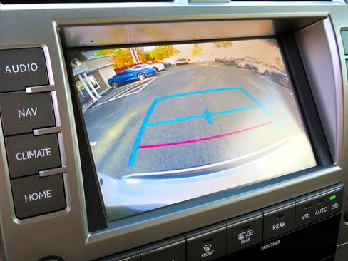 Used 2016 Lexus GX 460 w/ Premium Package image 30