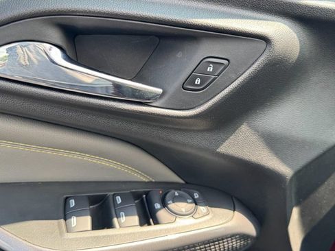 Used 2024 Chevrolet Trax ACTIV w/ Sunroof Package FWD image 16