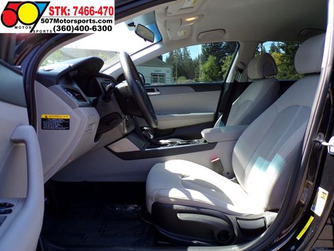 Used 2015 Hyundai Sonata SE image 12