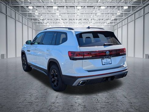 New 2026 Volkswagen Atlas Peak Edition AWD/4WD image 3
