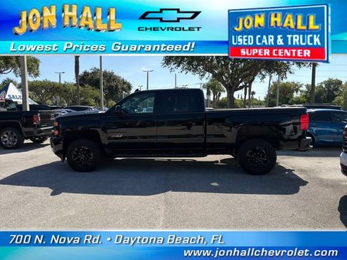 Used 2019 Chevrolet Silverado 2500 LT w/ Midnight Edition AWD/4WD image 5