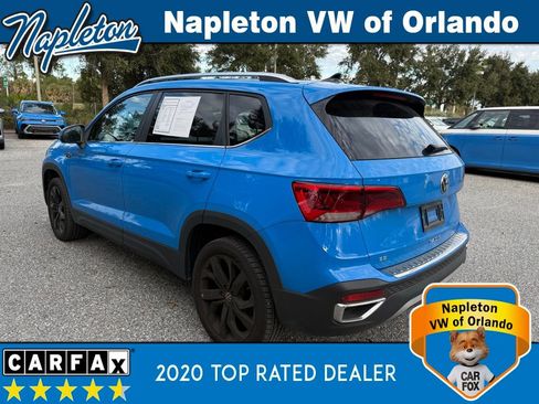 Used 2023 Volkswagen Taos SE w/ Black Wheel Package image 13