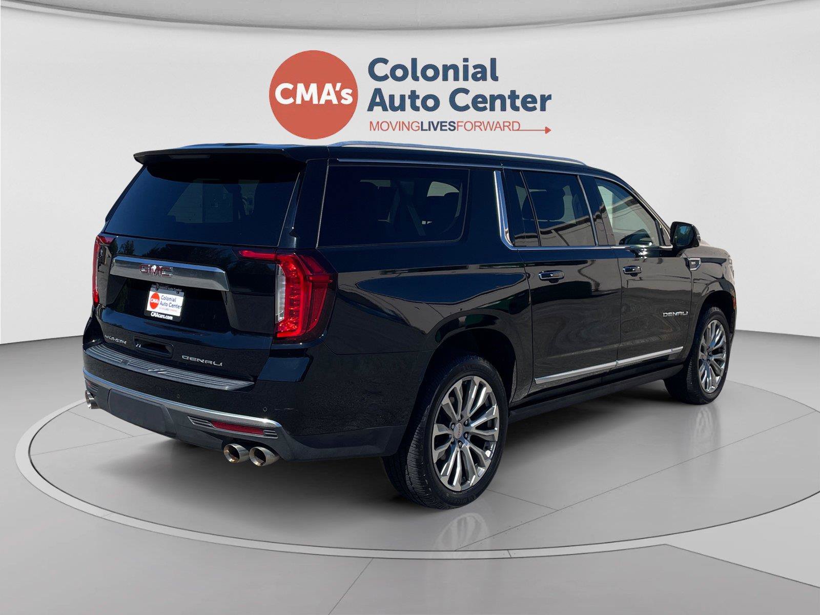 Used 2022 GMC Yukon XL Denali w/ Denali Premium Package AWD/4WD image 5