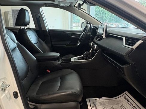 Used 2020 Toyota RAV4 XLE w/ Convenience Package AWD/4WD image 19