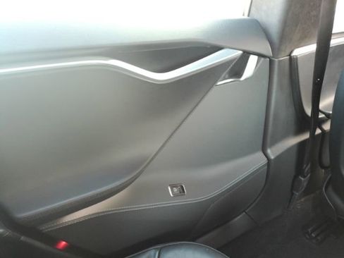 Used 2015 Tesla Model S P85D image 29