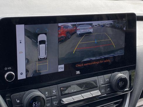 Used 2024 Toyota Grand Highlander Limited image 6