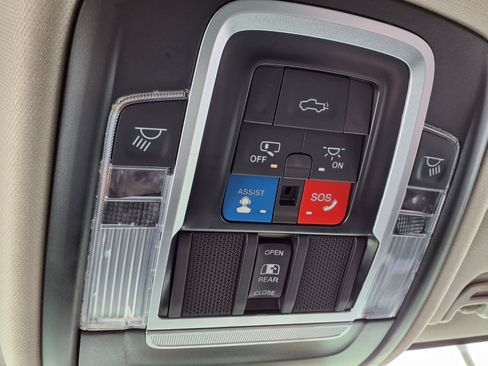 Used 2023 RAM 2500 Laramie AWD/4WD image 13