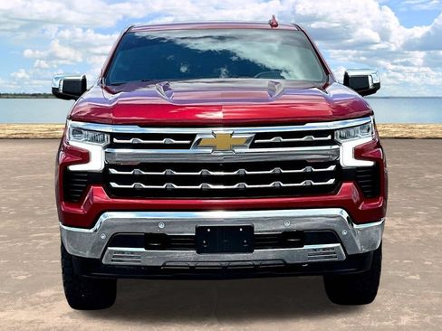Used 2023 Chevrolet Silverado 1500 LTZ AWD/4WD image 2