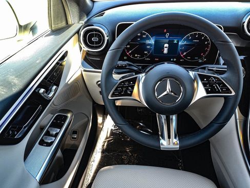 New 2026 Mercedes-Benz GLC 300 4MATIC image 27