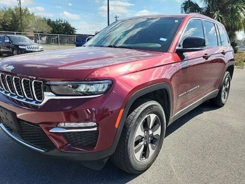 Used 2023 Jeep Grand Cherokee 4WD 4xe image 3