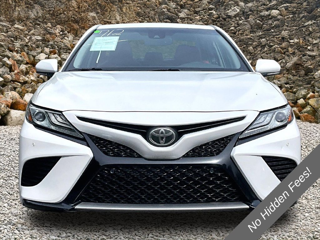Used 2018 Toyota Camry XSE FWD image 3