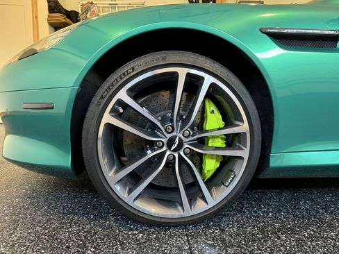 Used 2015 Aston Martin DB9 Coupe image 11