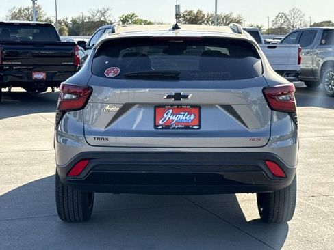 New 2026 Chevrolet Trax RS image 5
