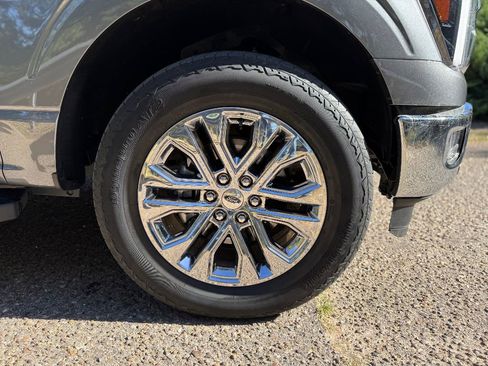 Used 2024 Ford F150 Lariat w/ FX4 Off-Road Package image 4