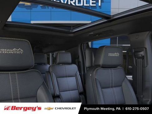 New 2026 Chevrolet Suburban High Country AWD/4WD image 26