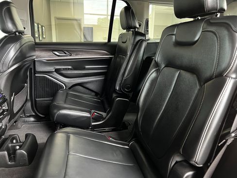 Used 2021 Jeep Grand Cherokee L Limited AWD/4WD image 21