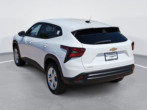 New 2026 Chevrolet Trax LS w/ Driver Confidence Package FWD image 5