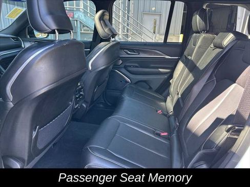 Certified 2023 Jeep Grand Cherokee Overland w/ Luxury Tech Group IV AWD/4WD image 30