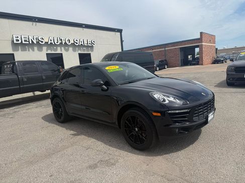 Used 2018 Porsche Macan AWD/4WD image 4
