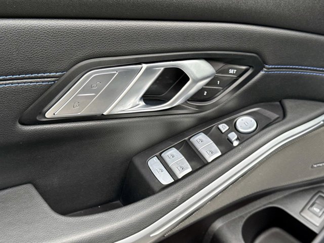 Used 2025 BMW M340i w/ Premium Package RWD image 16