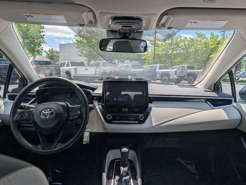 Used 2025 Toyota Corolla LE FWD image 21